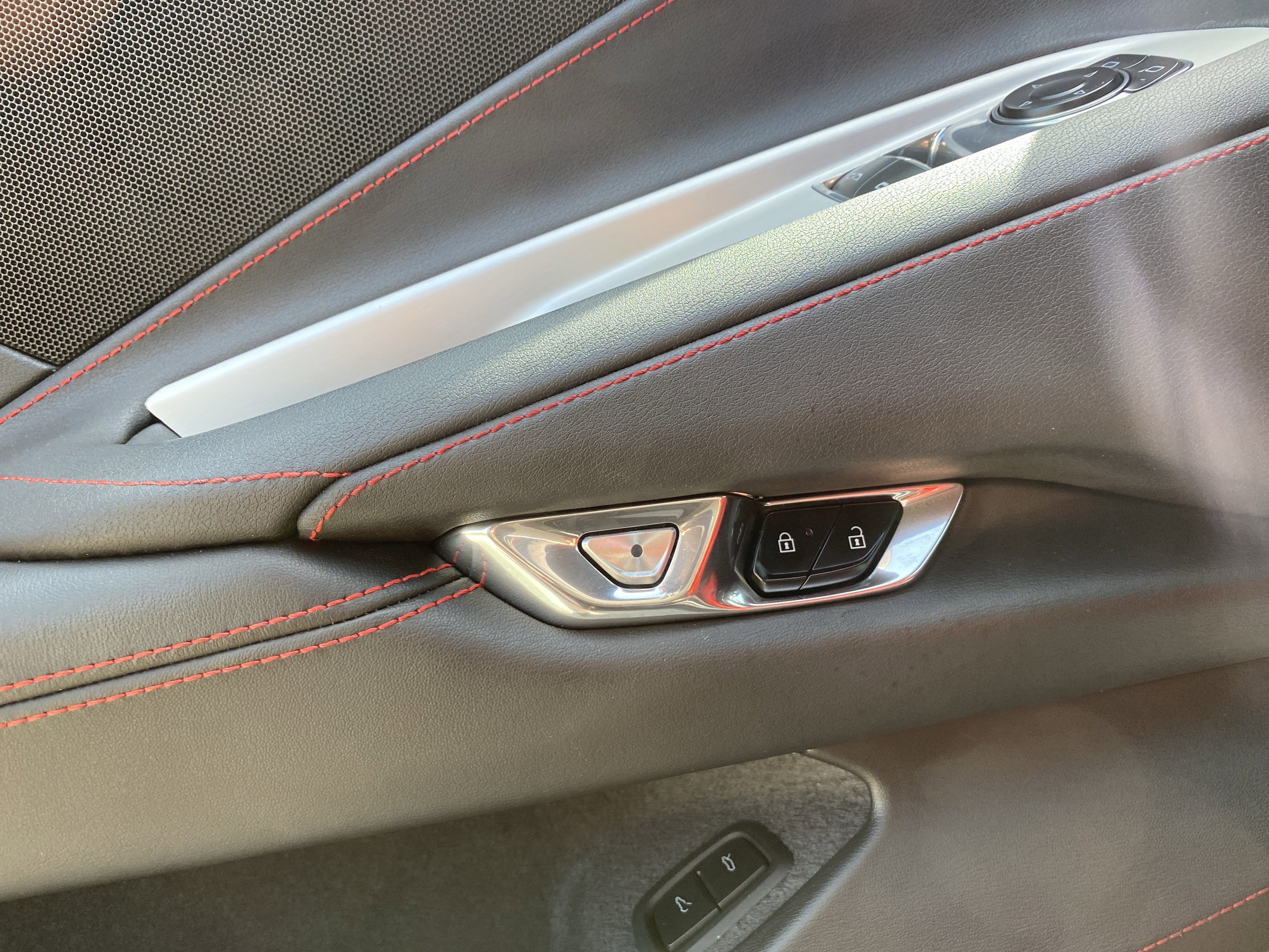 Used 2020 Chevrolet Corvette Stingray Coupe w/ 1LT image 22