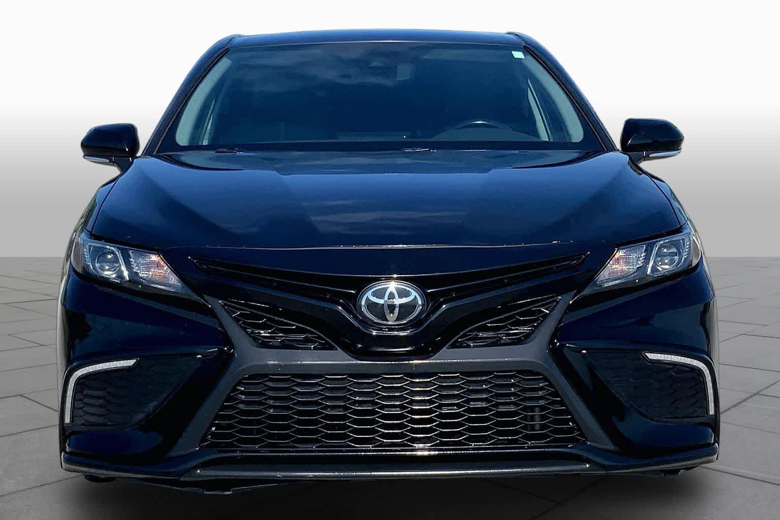 Used 2023 Toyota Camry SE FWD image 4