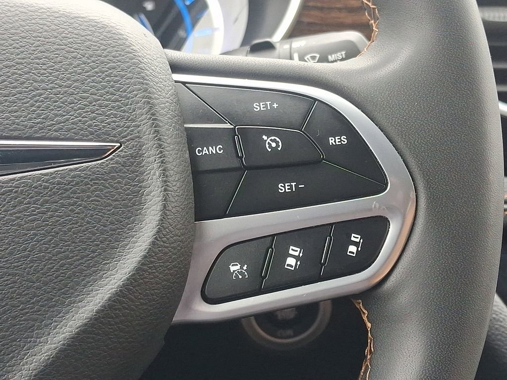 Used 2023 Chrysler Pacifica Pinnacle image 25