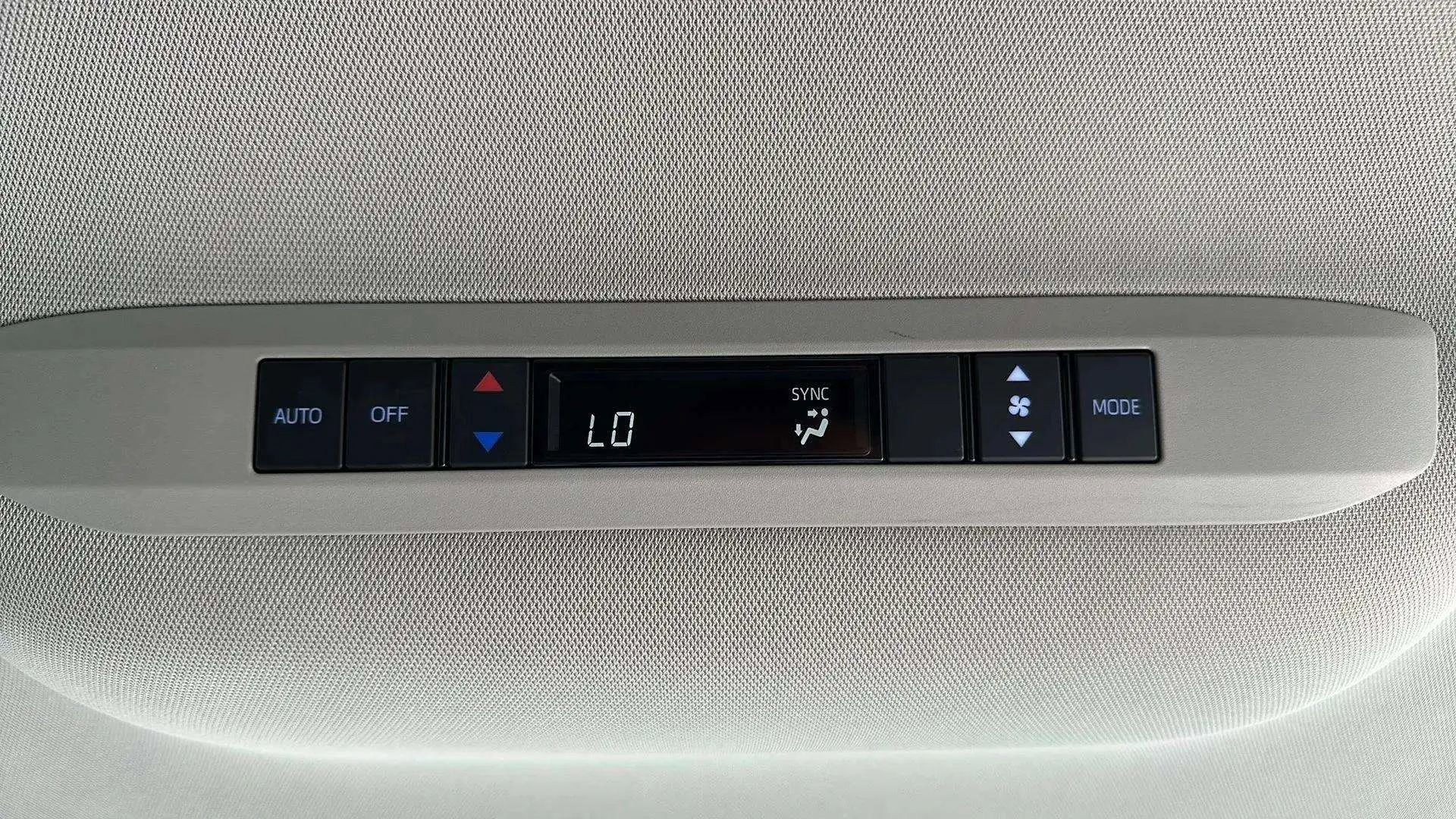 Used 2022 Toyota Sienna LE image 23