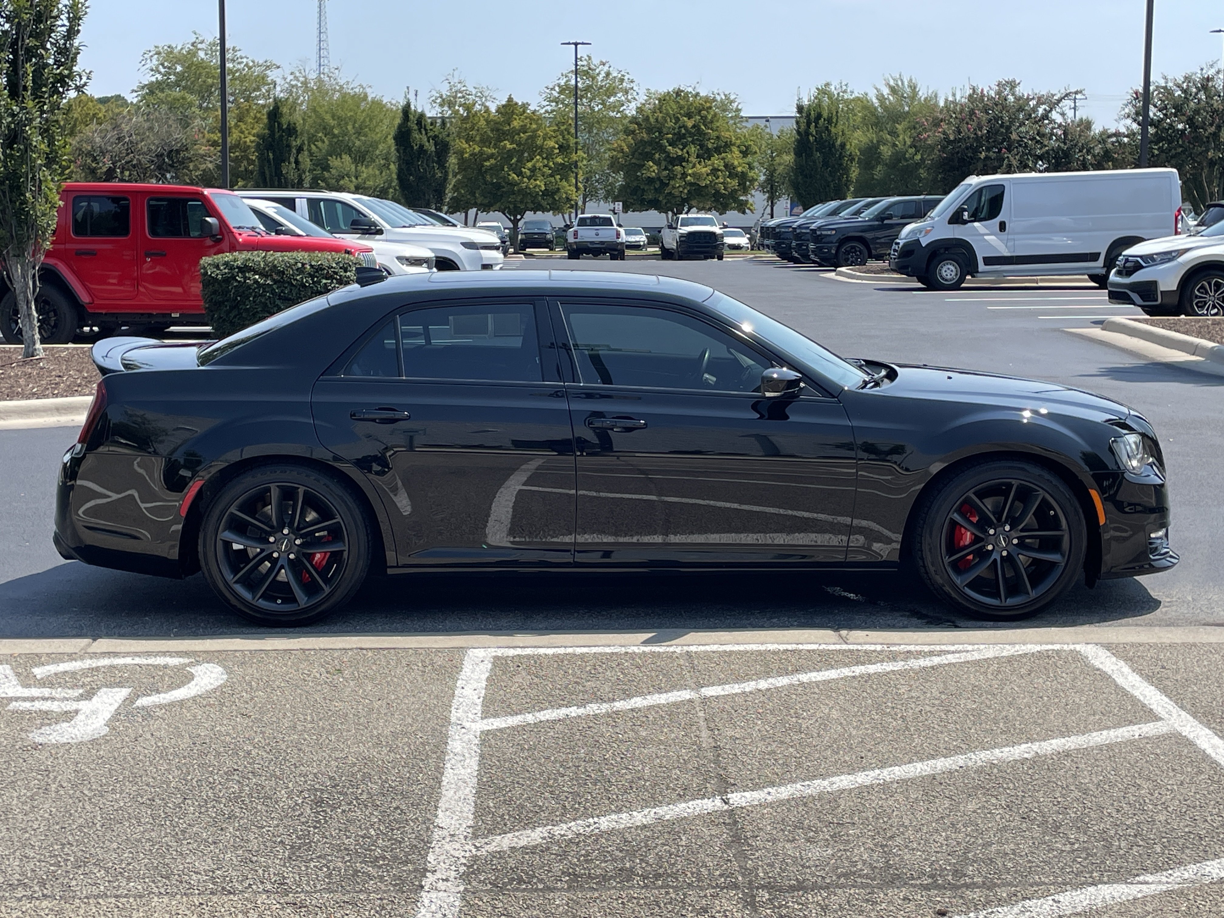 Used 2023 Chrysler 300 C RWD image 10