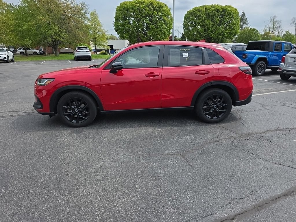 Certified 2025 Honda HR-V Sport image 4