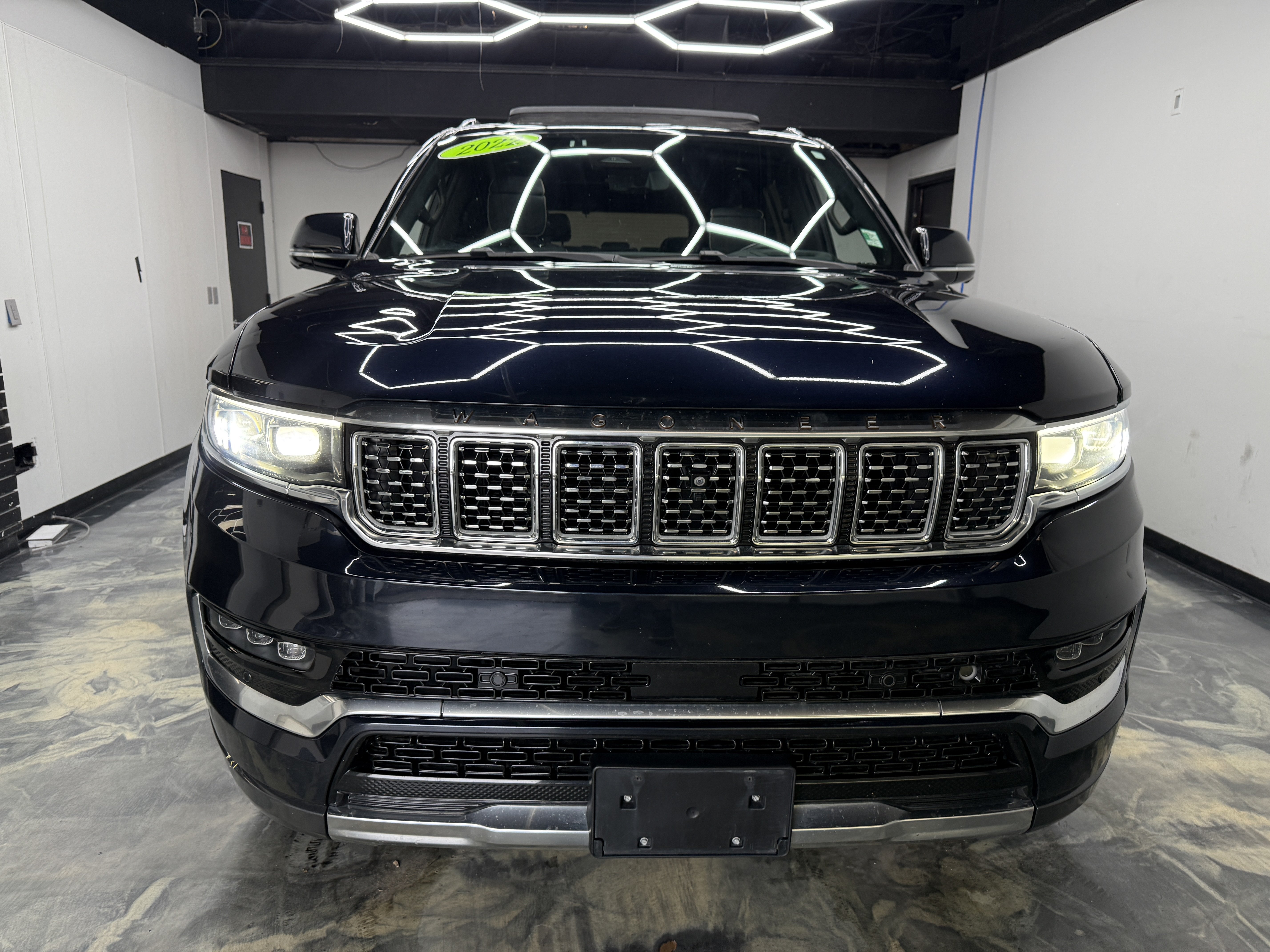 Used 2022 Jeep Grand Wagoneer Series III w/ Rear-Seat Entertainment Group AWD/4WD image 4