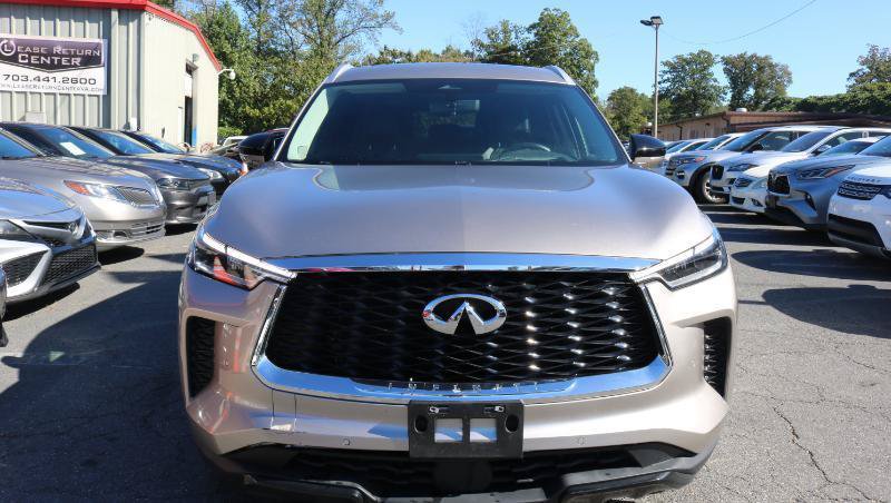 Used 2023 INFINITI QX60 Luxe w/ Vision Package AWD/4WD image 2