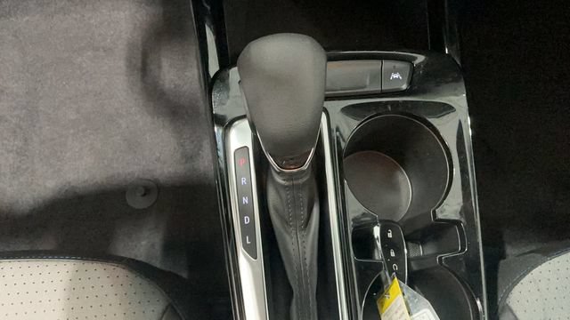 Used 2025 Chevrolet Trax LT w/ LT Convenience Package FWD image 18