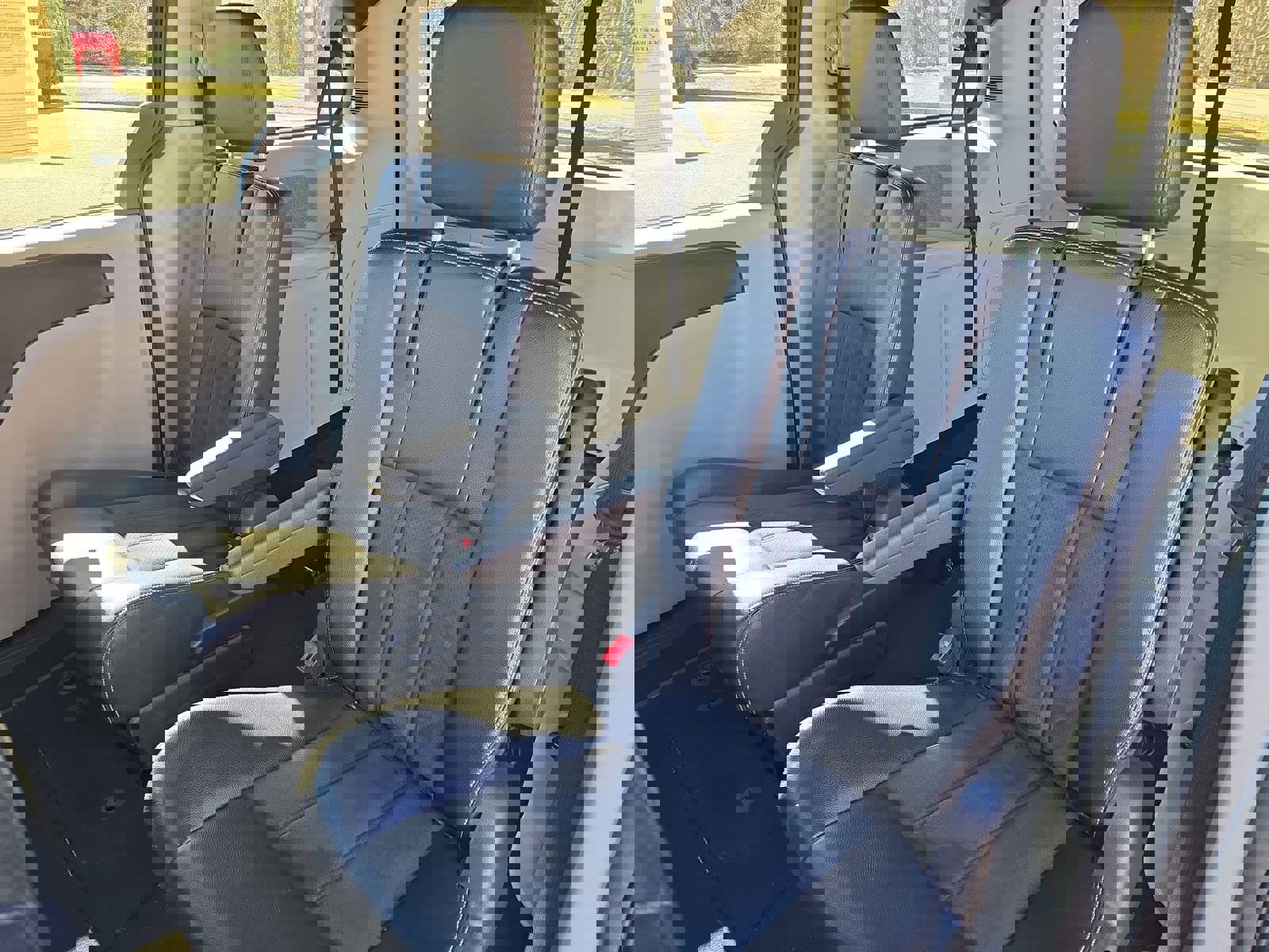 Used 2020 Dodge Grand Caravan SXT image 16