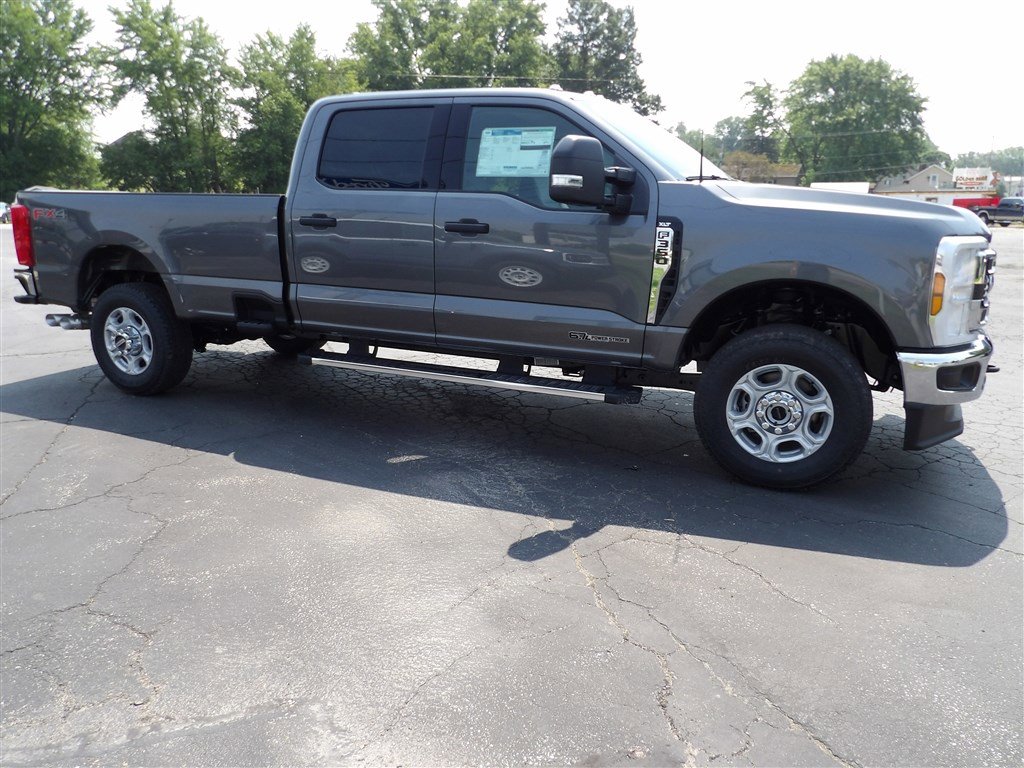 New 2025 Ford F350 XLT w/ FX4 Off-Road Package image 12