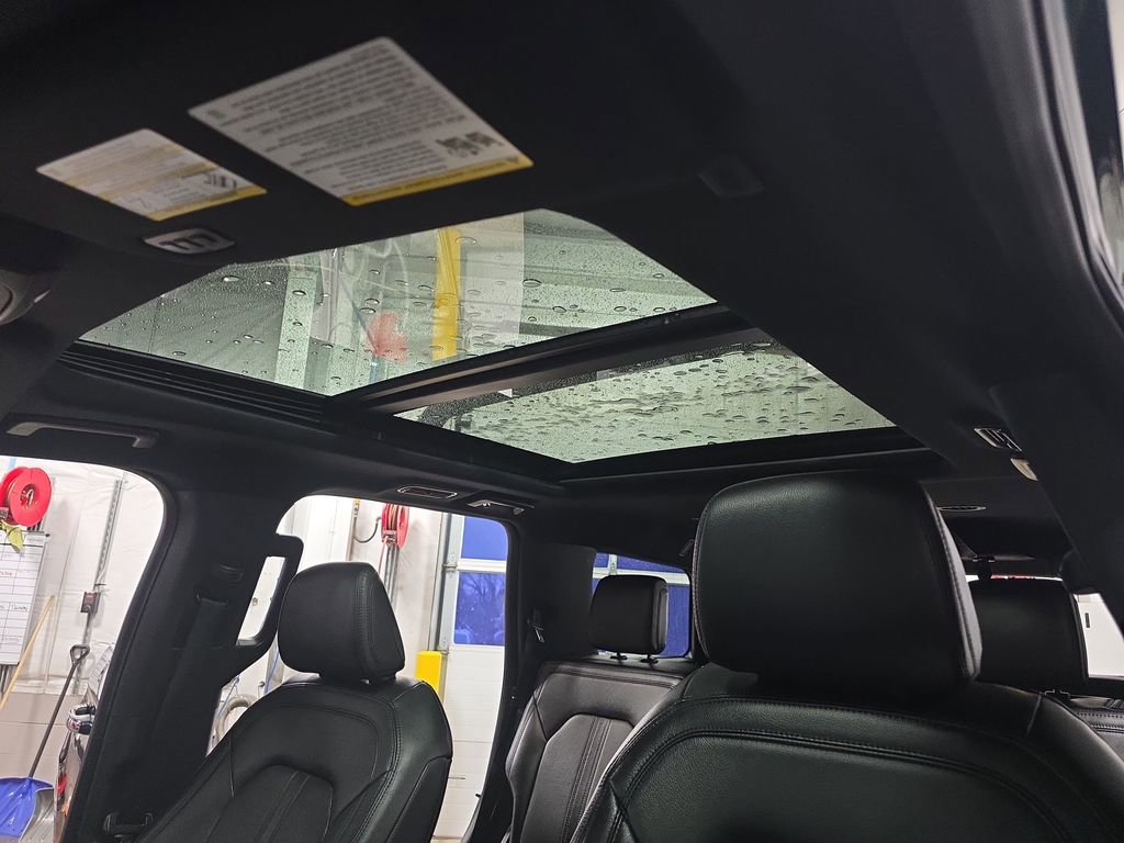 Used 2021 Ford Expedition Limited image 31