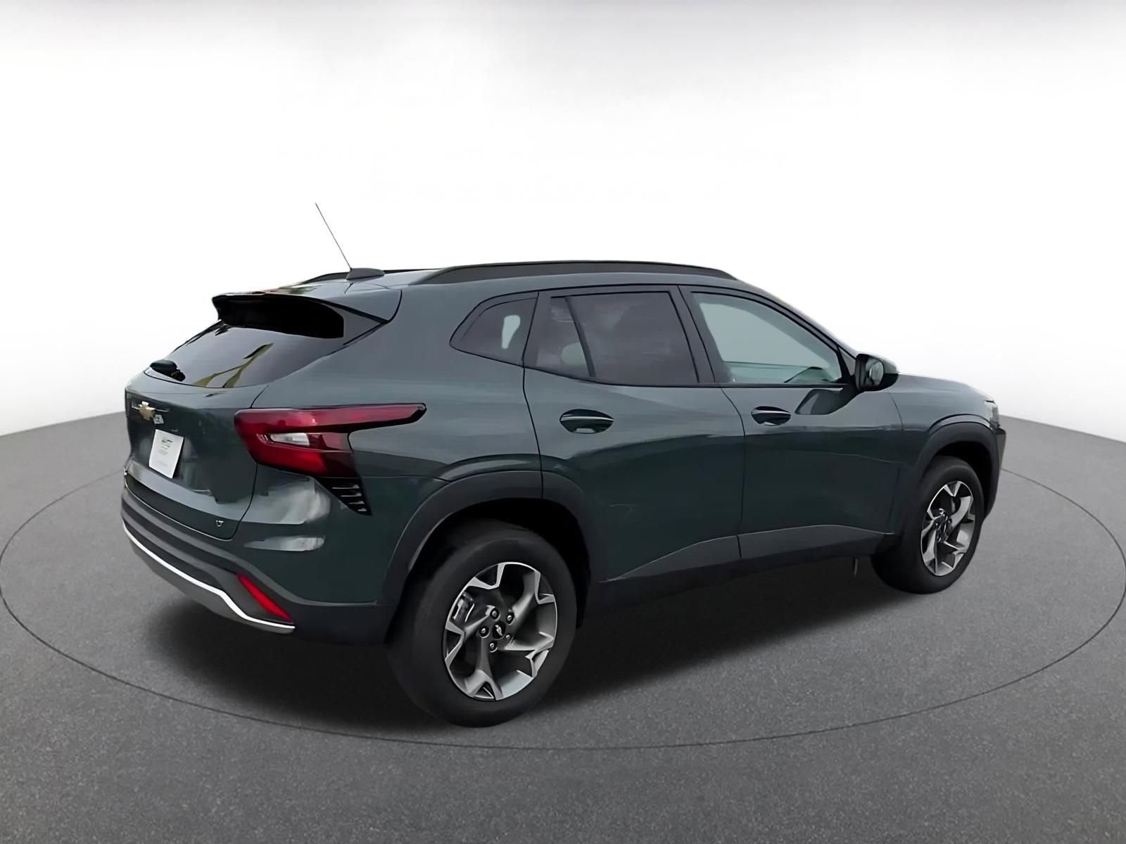 Used 2025 Chevrolet Trax LT image 14