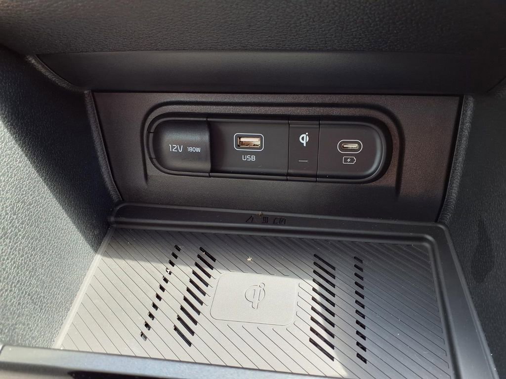 Used 2025 Kia Sportage SX image 10