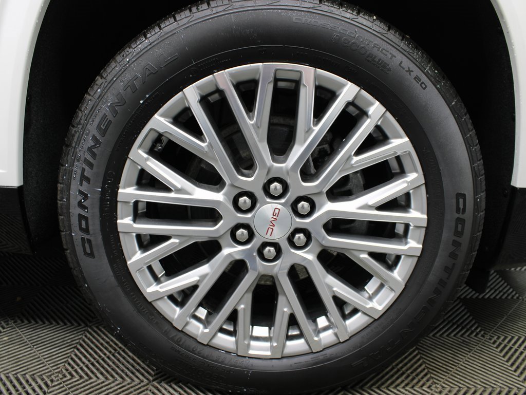 Used 2024 GMC Acadia Denali image 8