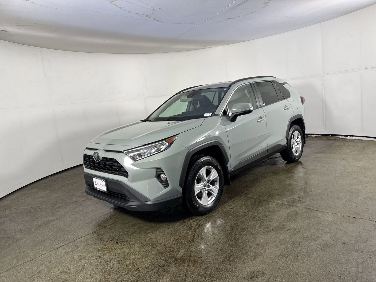 Used 2021 Toyota RAV4 XLE AWD/4WD image 2