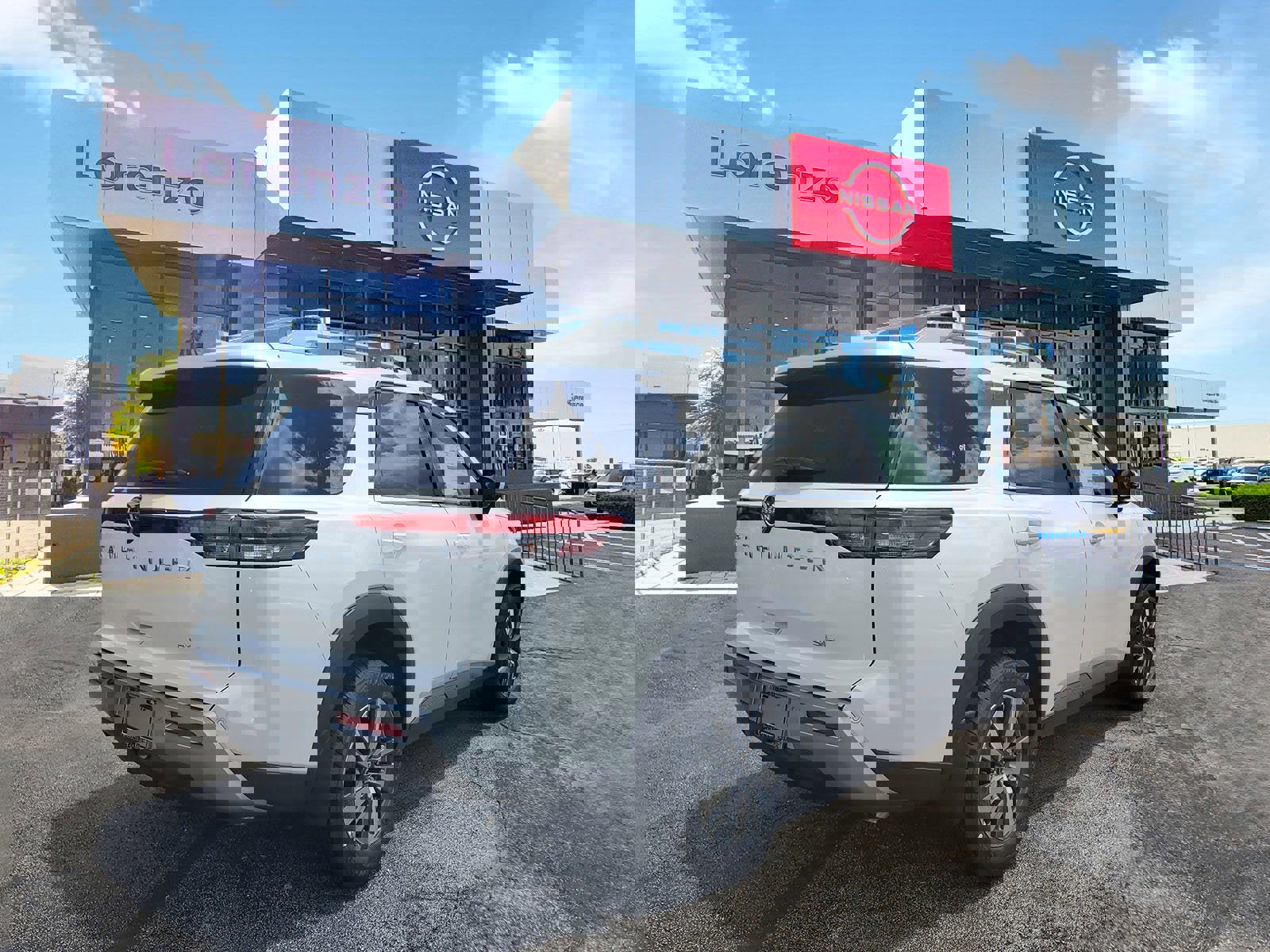 New 2025 Nissan Pathfinder SL w/ Cargo Package image 4