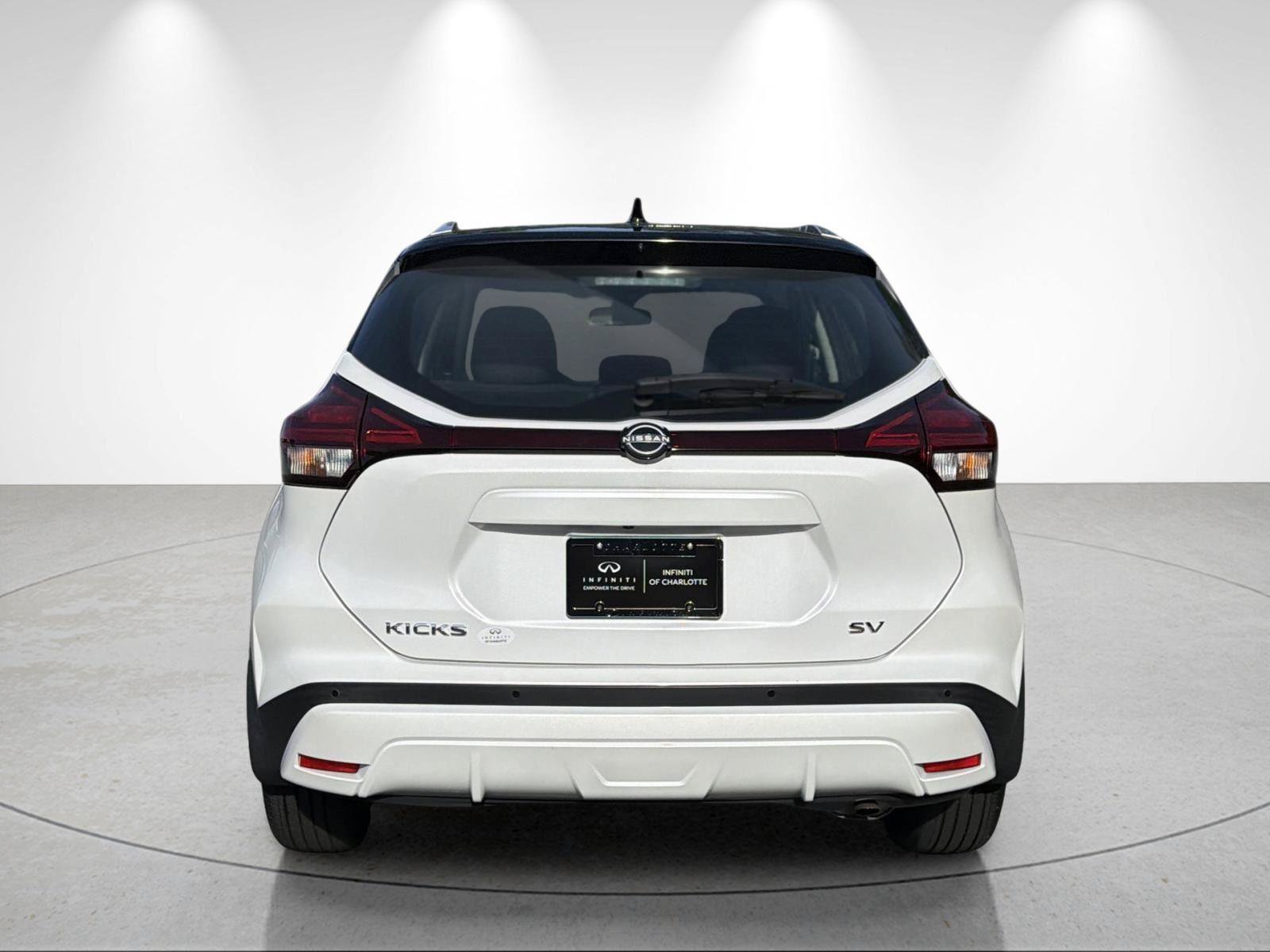 Used 2023 Nissan Kicks SV FWD image 4