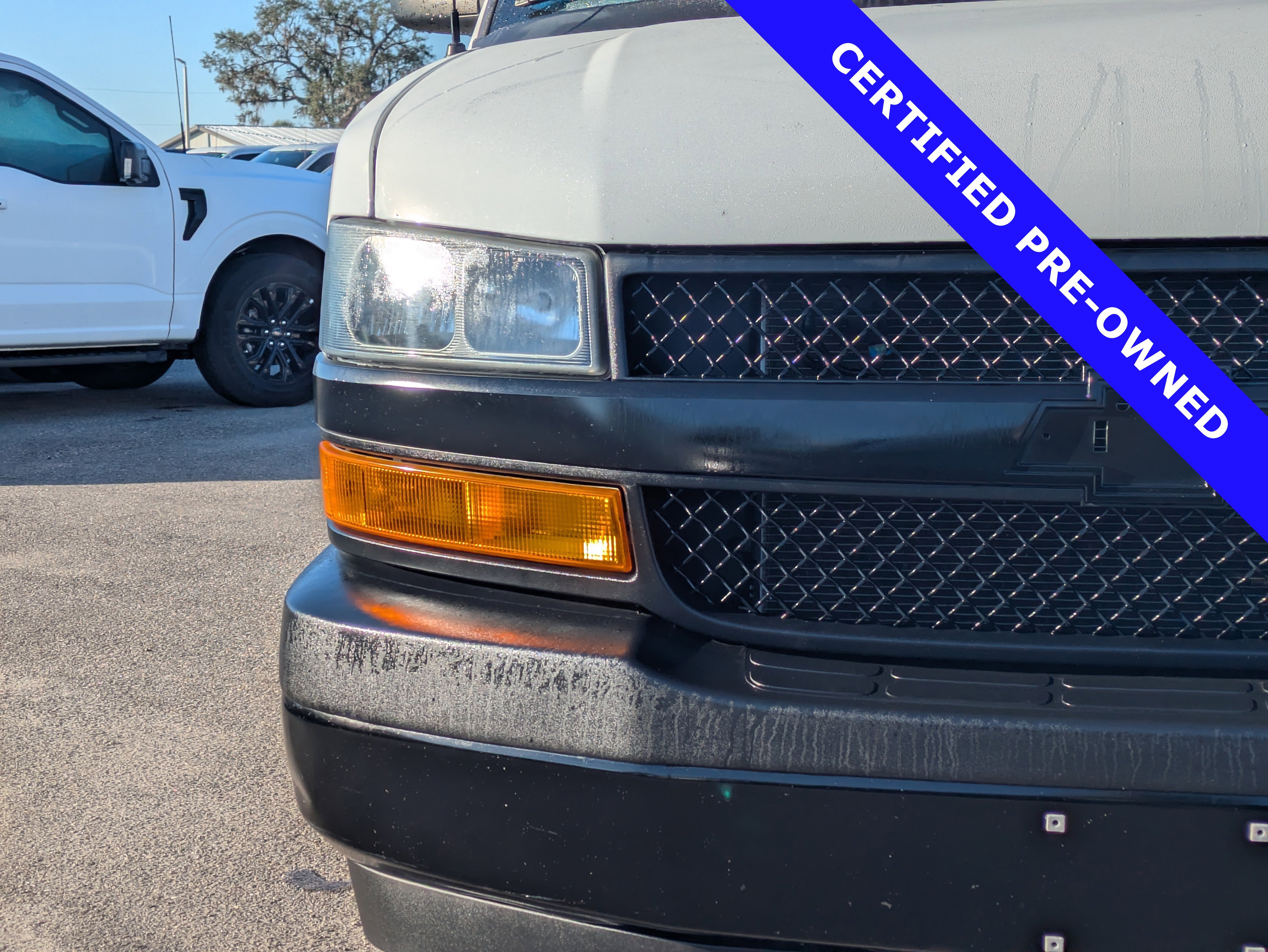 Used 2023 Chevrolet Express 3500 LS image 9