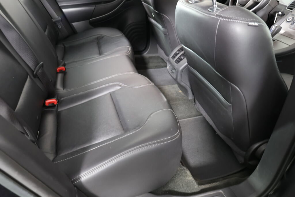 Used 2015 Ford Taurus SEL image 22