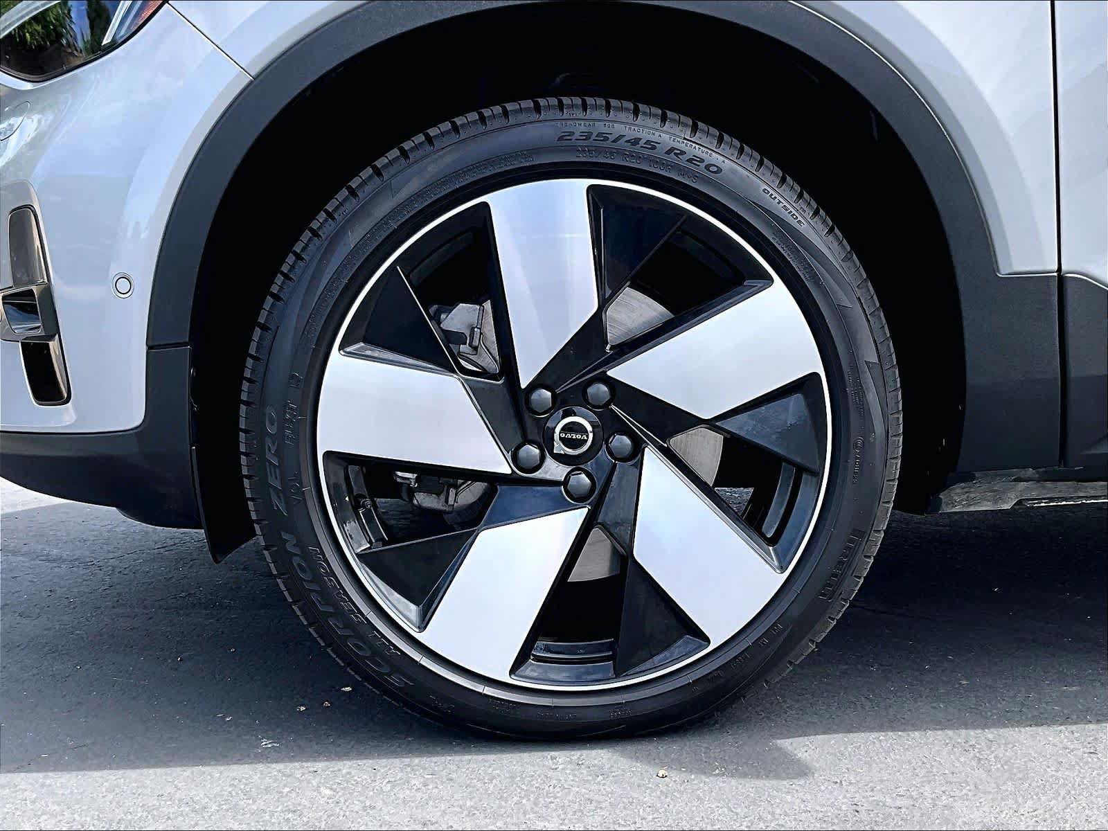 Used 2023 Volvo C40 P8 Recharge Ultimate AWD/4WD image 12
