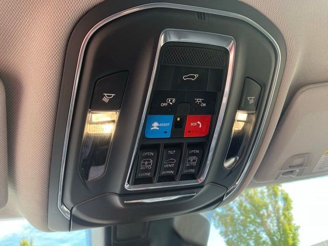 Certified 2024 Jeep Grand Cherokee Limited w/ Black Appearance Package AWD/4WD image 20