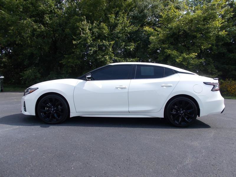 Used 2023 Nissan Maxima SR w/ Sport Mat Group FWD image 2