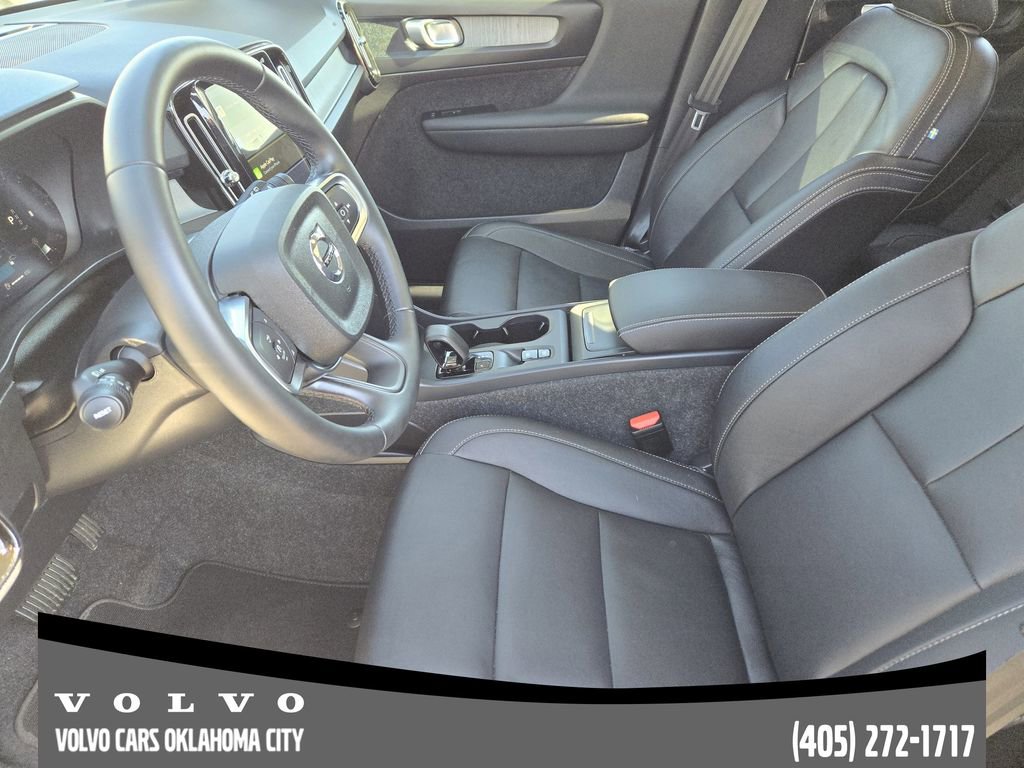 Certified 2025 Volvo XC40 B5 Core w/ Protection Package Premier image 12