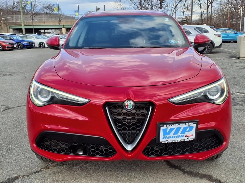 Used 2019 Alfa Romeo Stelvio Ti AWD/4WD image 2