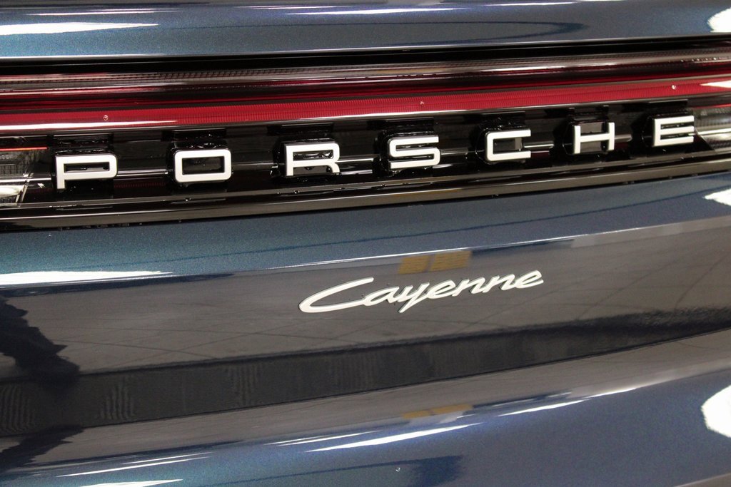 Used 2025 Porsche Cayenne Coupe image 13