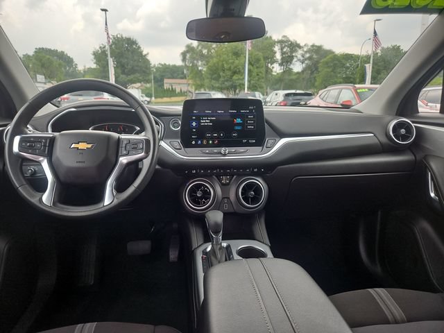 Used 2025 Chevrolet Blazer LT FWD image 12