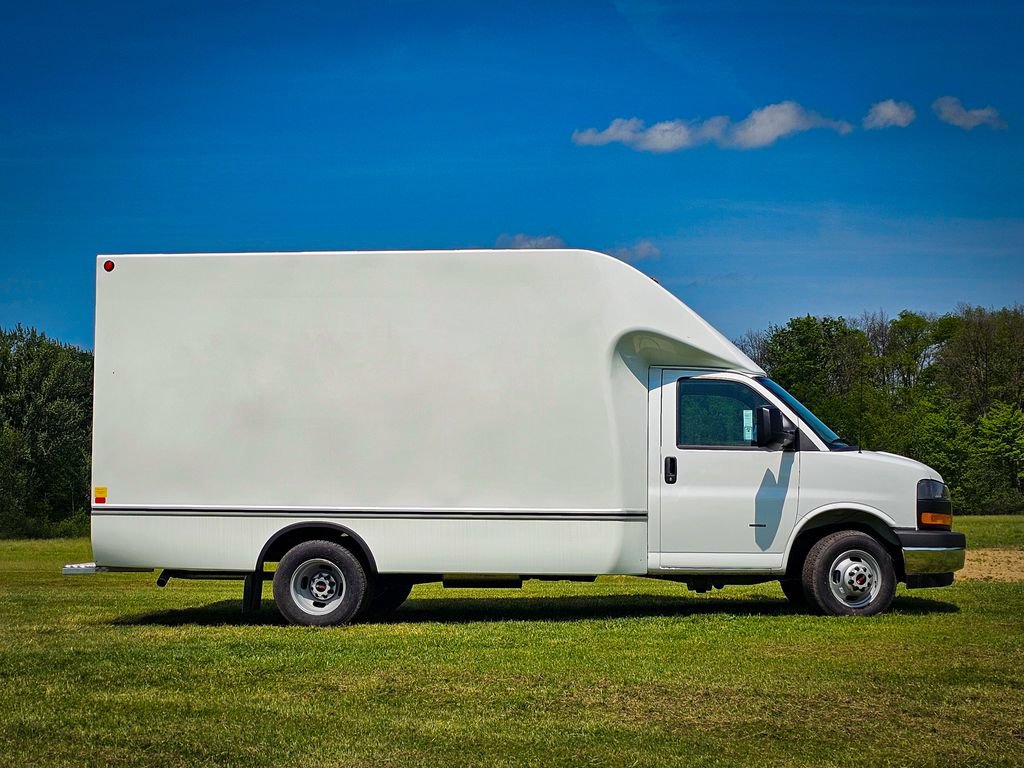 New 2026 GMC Savana 3500 w/ Power Convenience Package RWD image 2