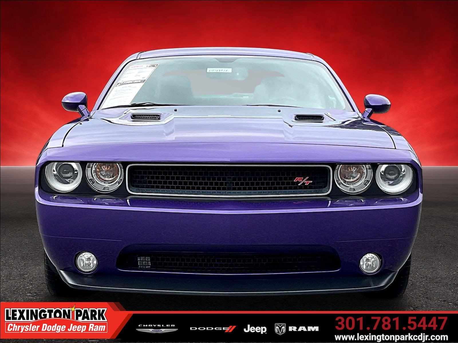 Used 2014 Dodge Challenger R/T RWD image 2