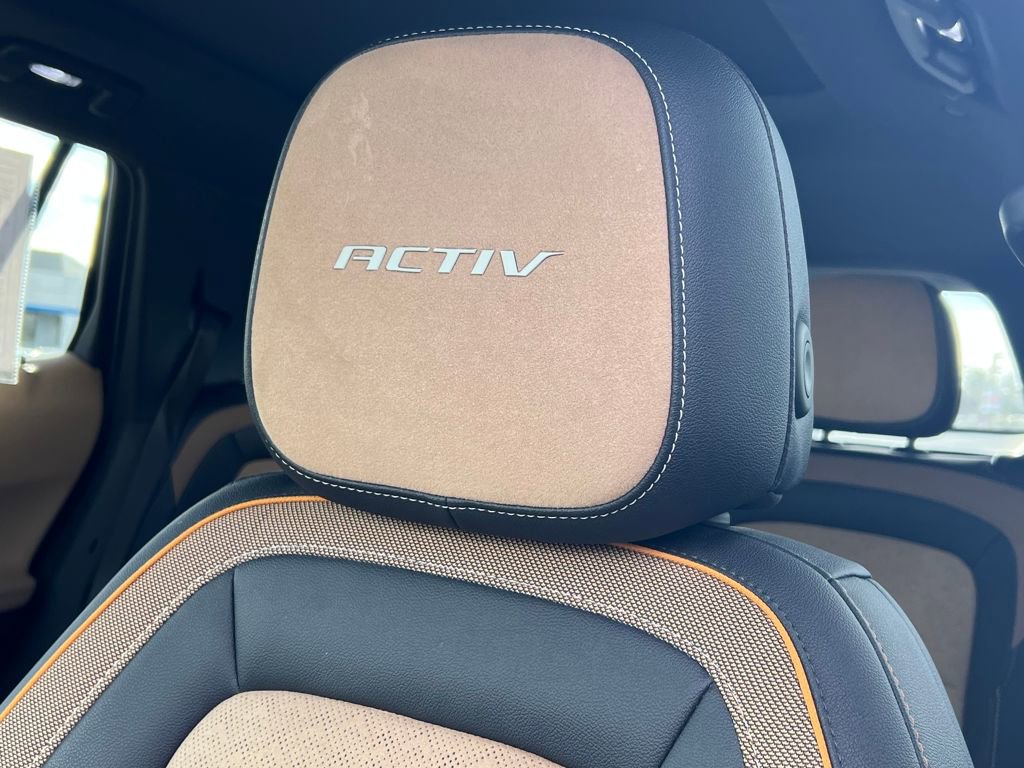 Used 2025 Chevrolet Equinox ACTIV w/ Safety and Technology Package image 11