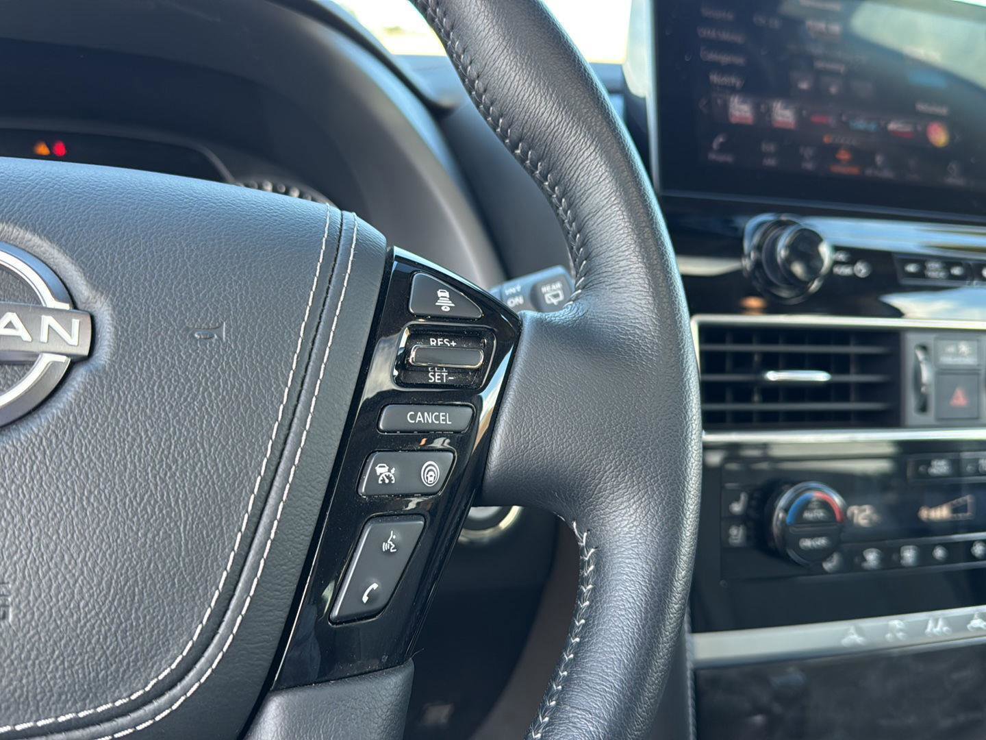 Used 2022 Nissan Armada Platinum image 19