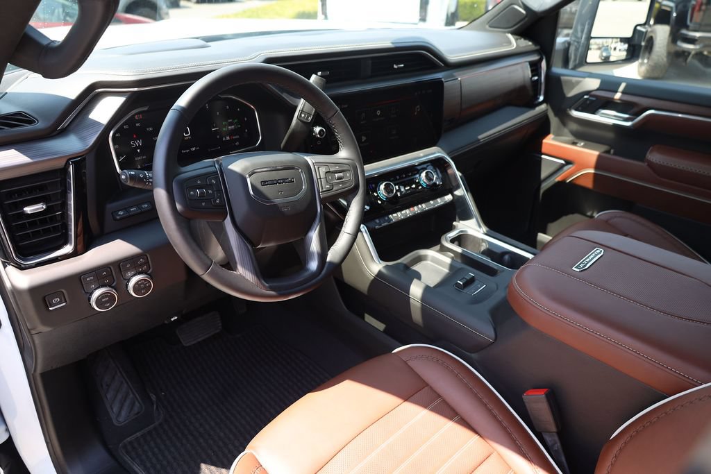 Used 2026 GMC Sierra 3500 Denali Ultimate AWD/4WD image 12