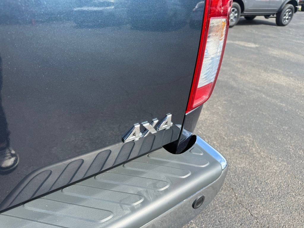 Used 2013 Nissan Frontier SV w/ SV Value Truck Pkg AWD/4WD image 42