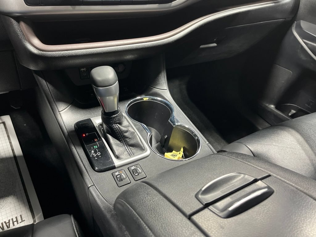 Used 2019 Toyota Highlander XLE AWD/4WD image 30