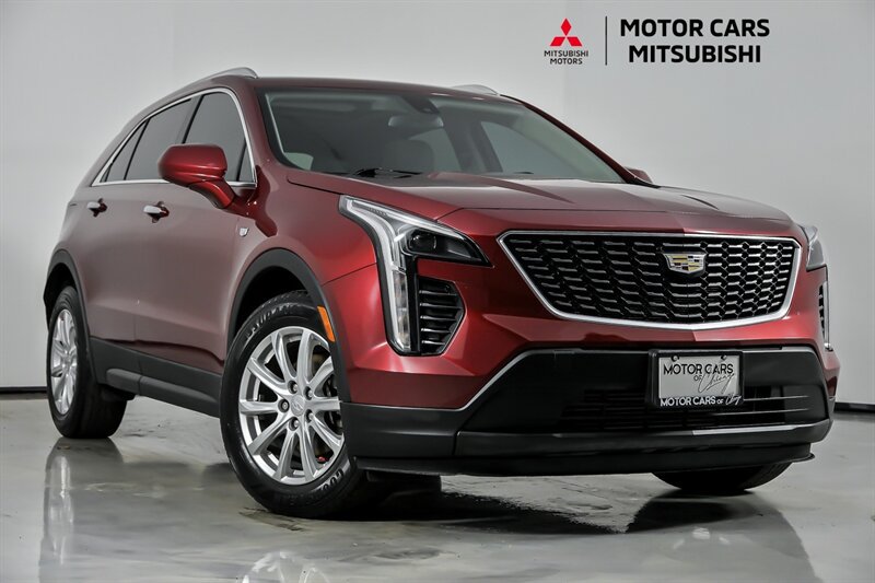 Used 2019 Cadillac XT4 Luxury w/ Cold Weather Package AWD/4WD image 1
