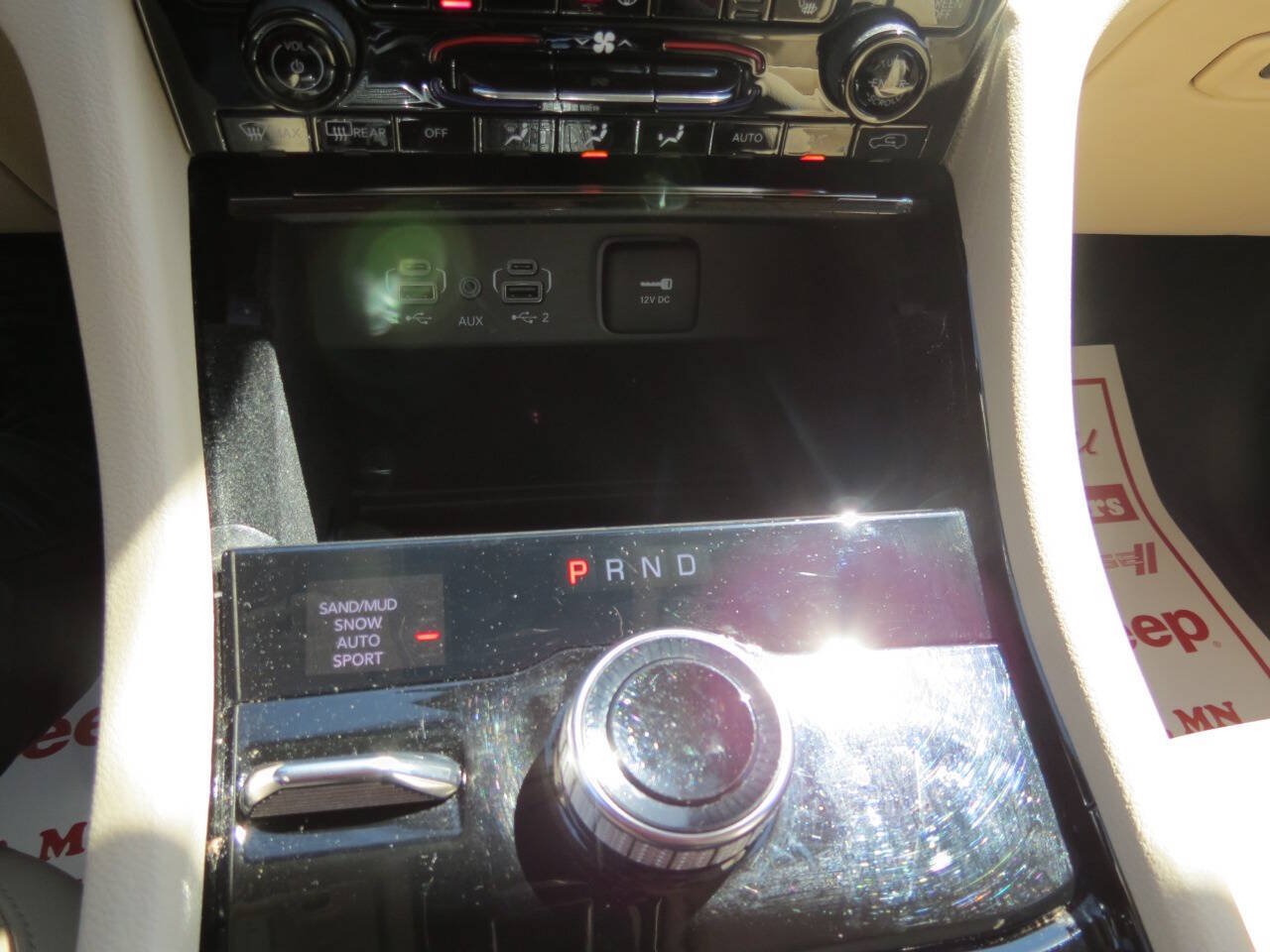 Used 2022 Jeep Grand Cherokee Limited AWD/4WD image 17