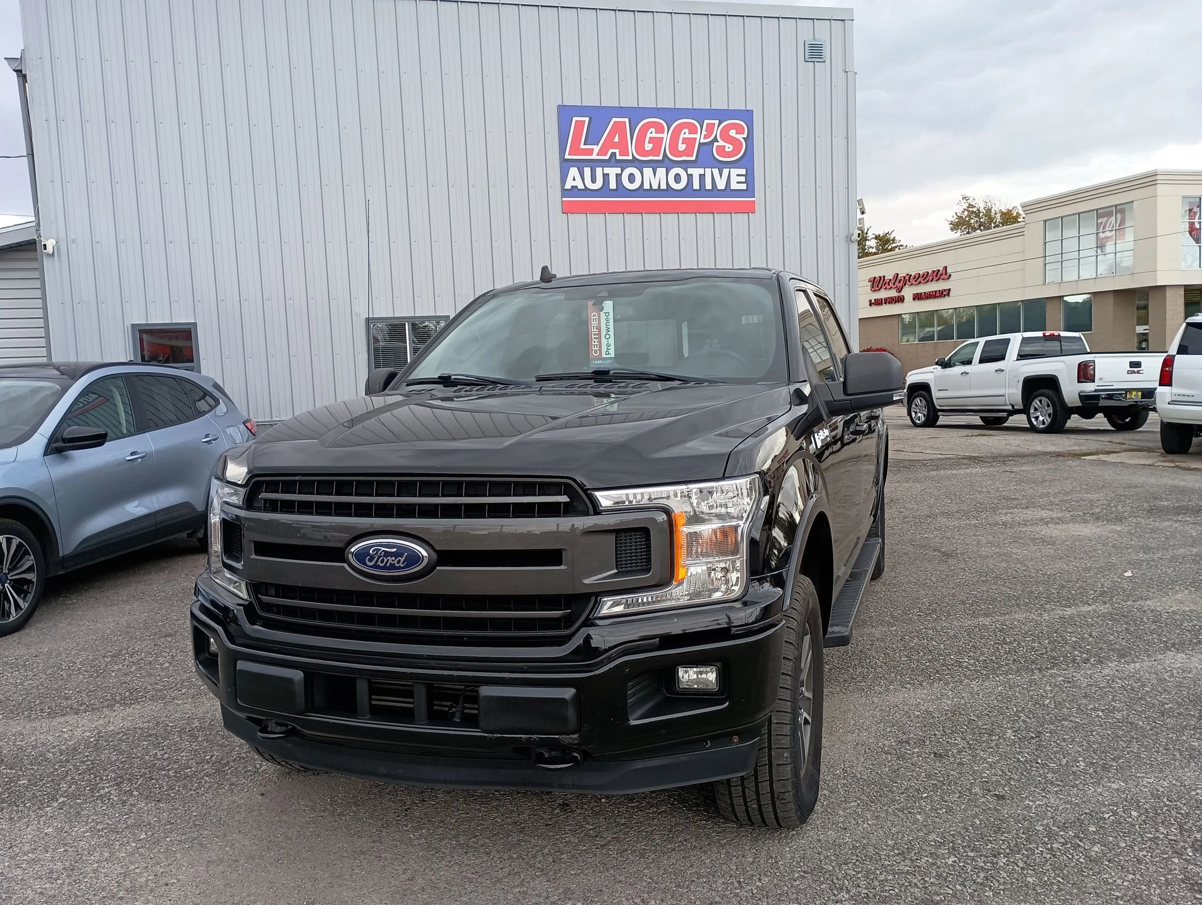 Used 2019 Ford F150 XLT w/ Equipment Group 302A Luxury AWD/4WD image 3