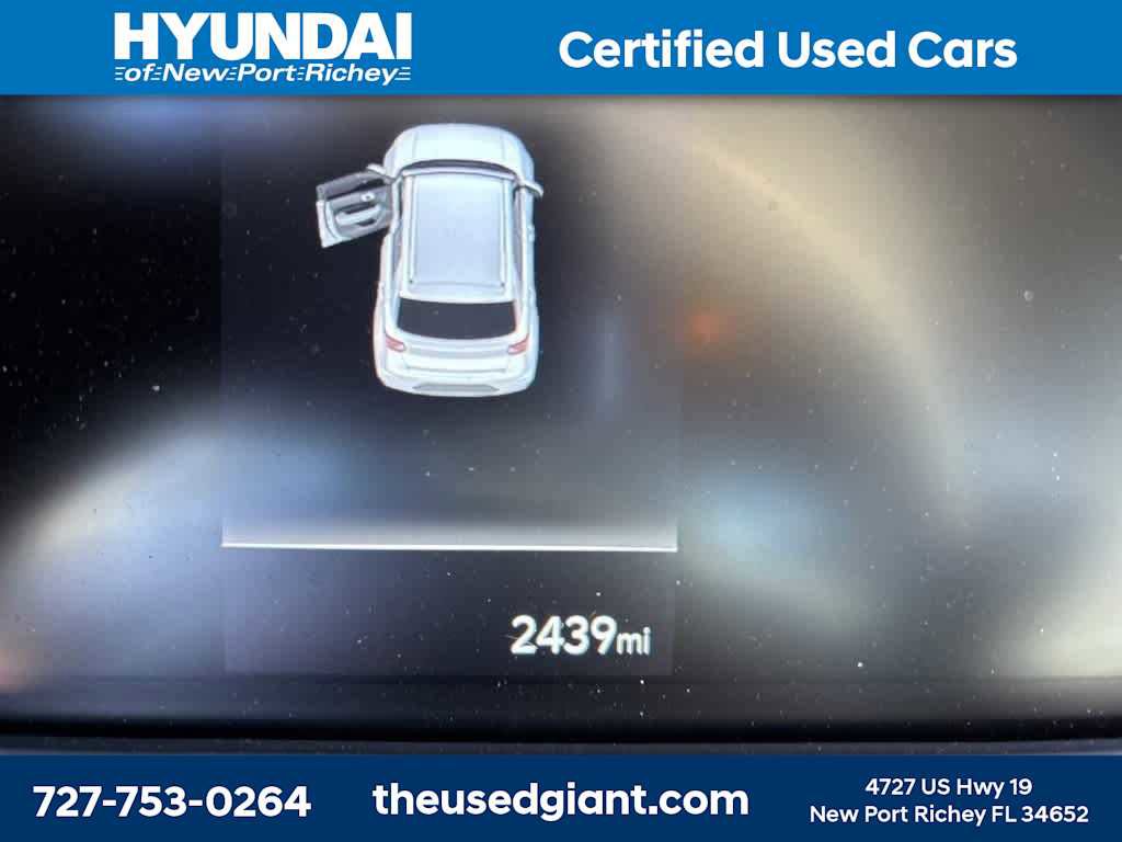 Used 2025 Hyundai Venue Limited image 11
