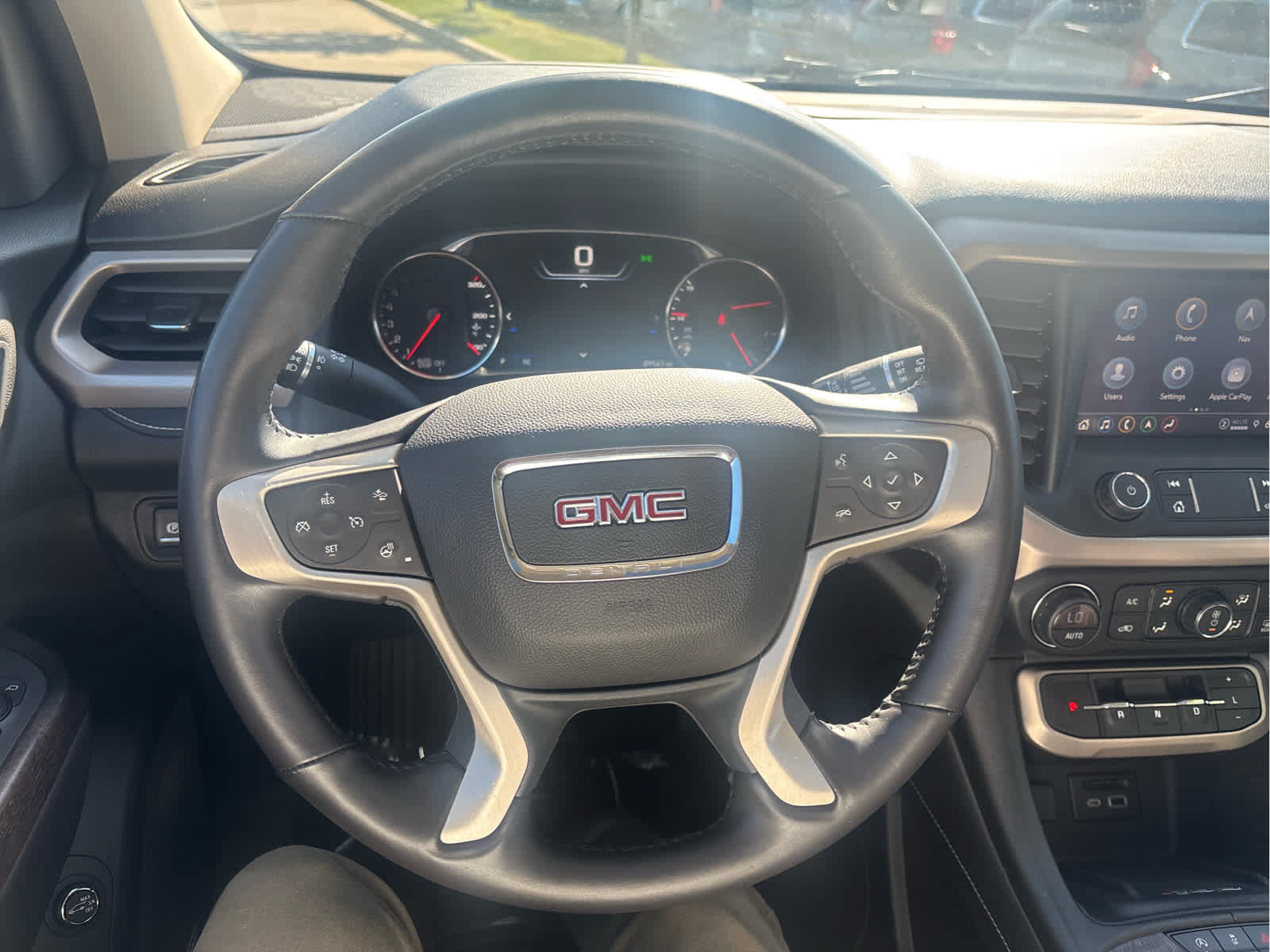 Used 2021 GMC Acadia Denali w/ Denali Ultimate Package AWD/4WD image 15