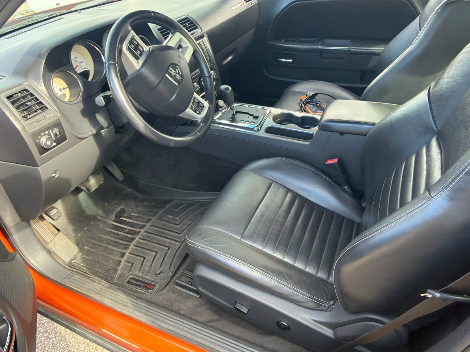 Used 2011 Dodge Challenger RWD image 3