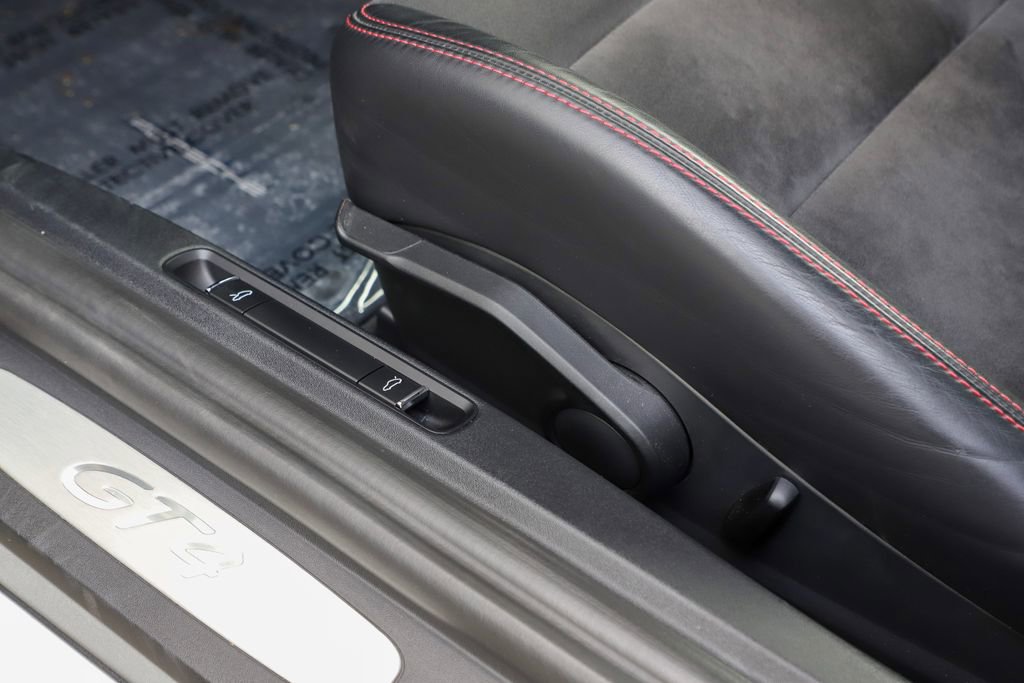 Used 2016 Porsche Cayman GT4 image 37