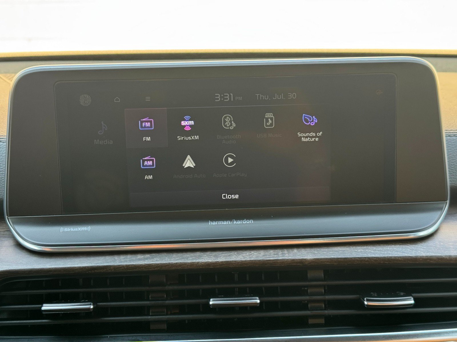 Used 2020 Kia Telluride SX w/ Towing Package FWD image 27