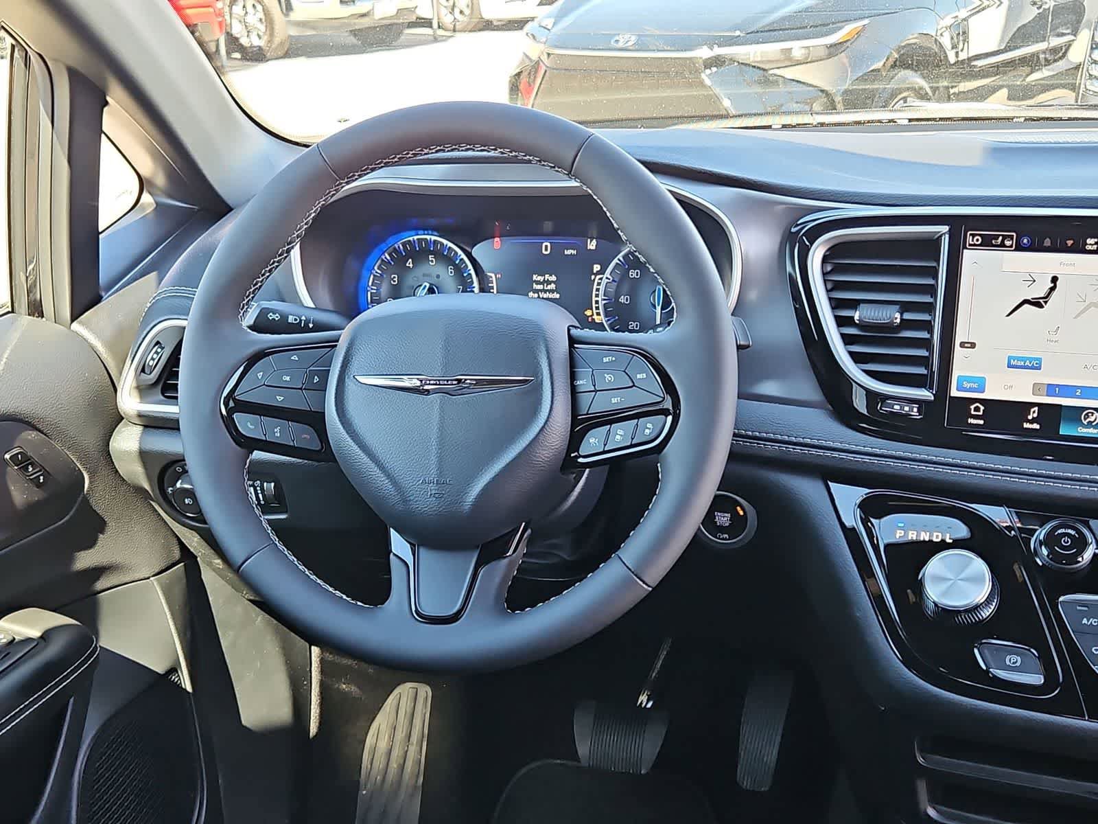 New 2026 Chrysler Pacifica Select image 22