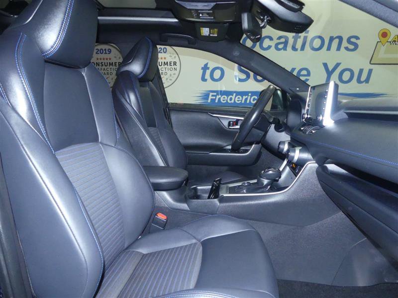 Used 2021 Toyota RAV4 XSE AWD/4WD image 8