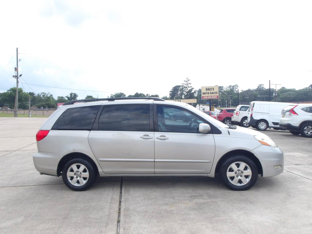 Used 2010 Toyota Sienna FWD image 5