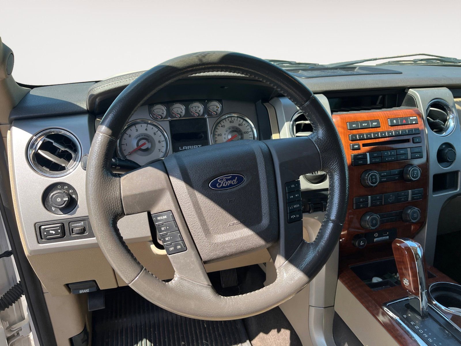 Used 2010 Ford F150 Lariat RWD image 12