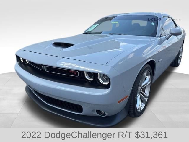 Used 2022 Dodge Challenger R/T RWD image 4