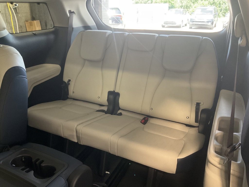 New 2026 Kia Carnival SX w/ SX Dark Edition Package image 24