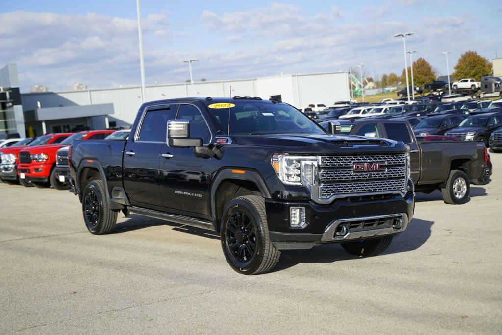 Used 2022 GMC Sierra 2500 Denali w/ Denali Black Diamond Edition image 3