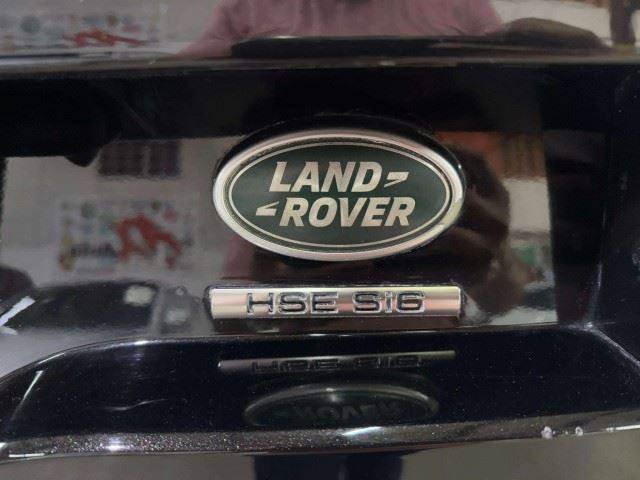 Used 2017 Land Rover Discovery HSE AWD/4WD image 15